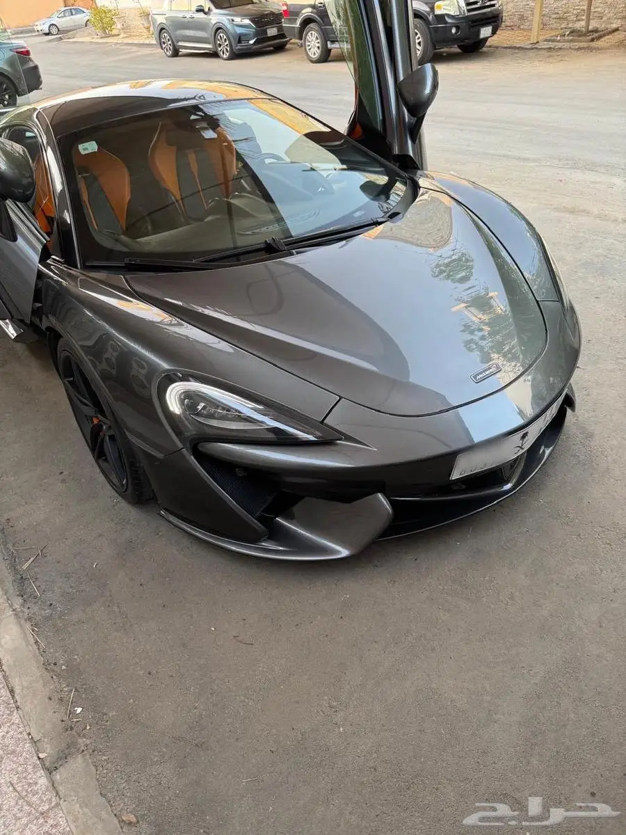 مكلارين 570S 9