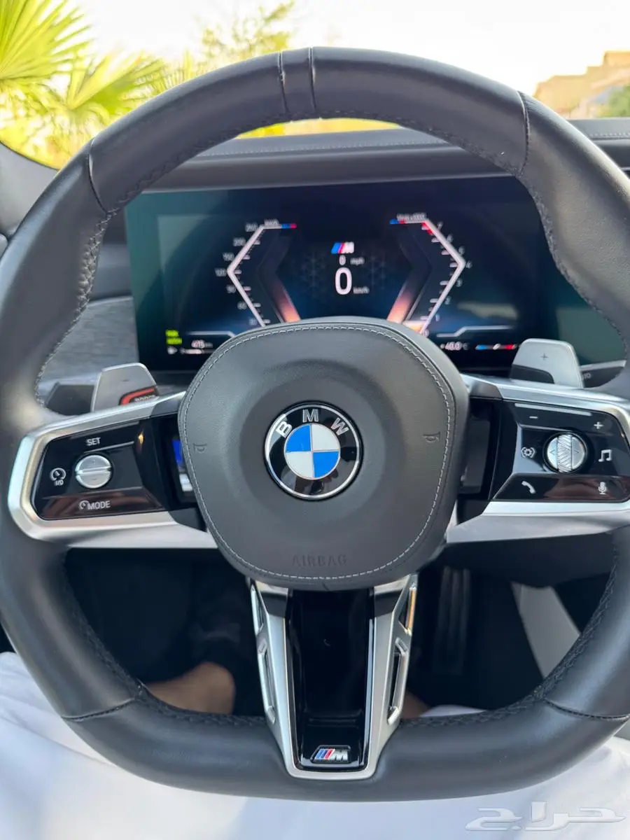 BMW 740i M Kit موديل 2024 شبه جديده 12