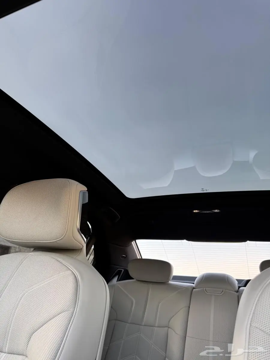 BMW 740i M Kit موديل 2024 شبه جديده 17