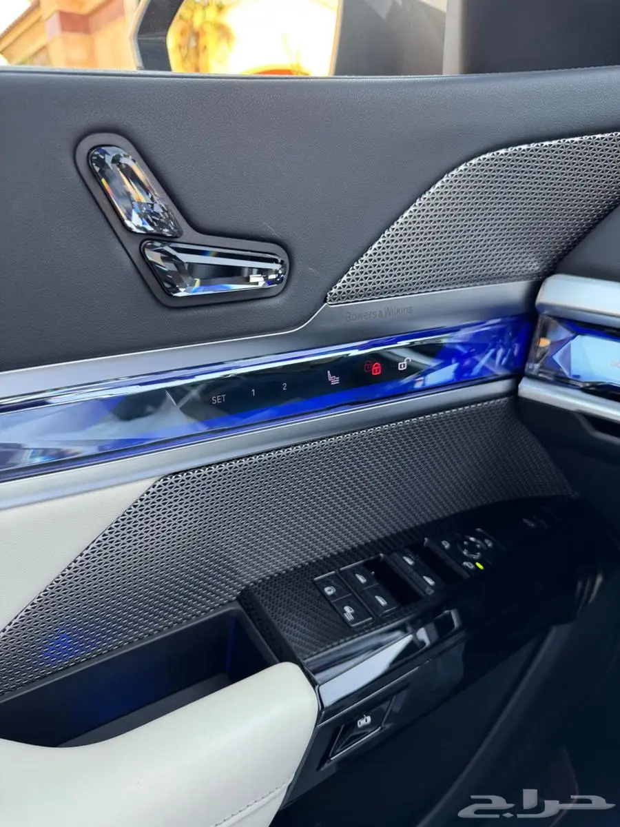BMW 740i M Kit موديل 2024 شبه جديده 21