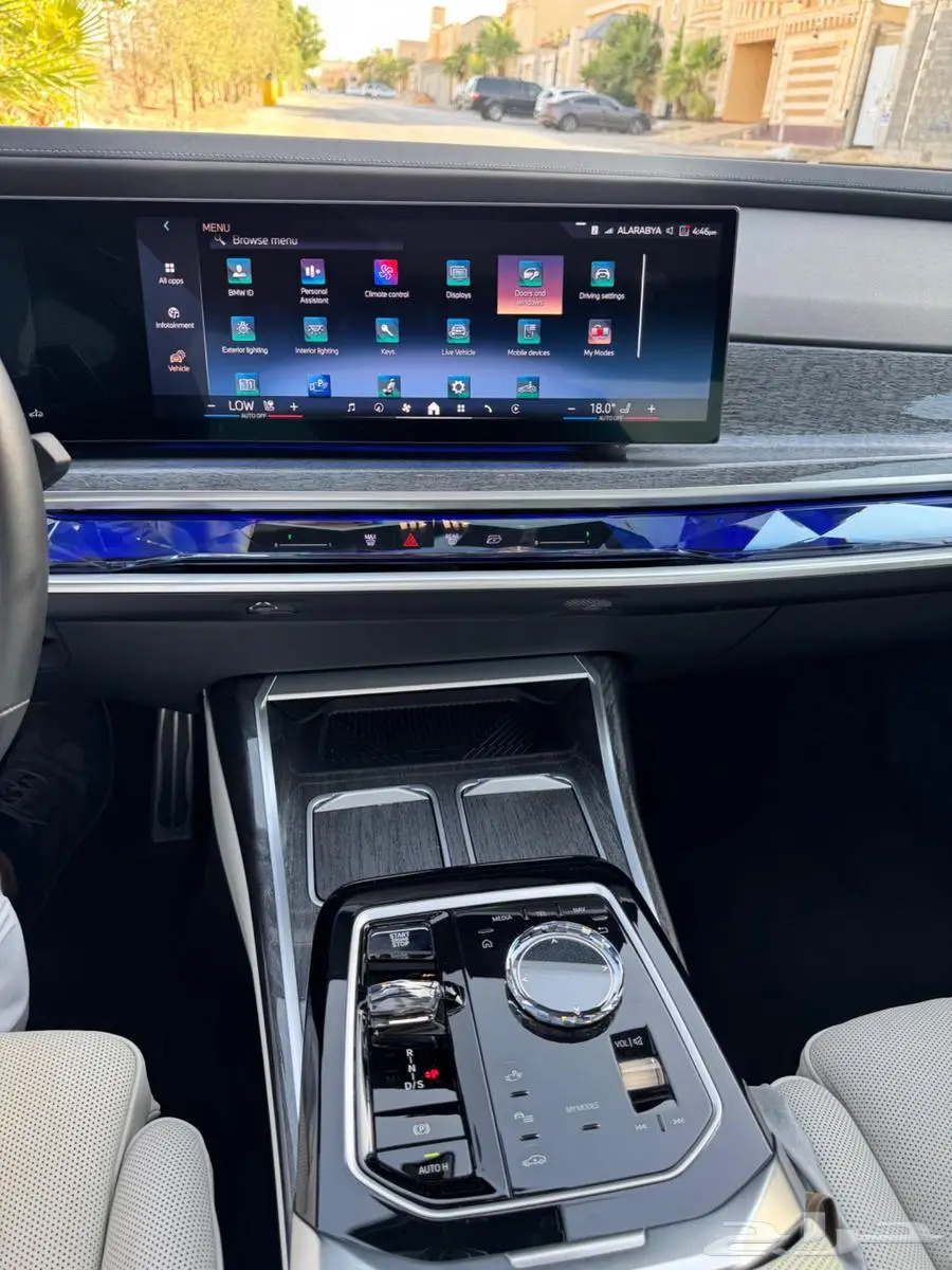 BMW 740i M Kit موديل 2024 شبه جديده 22