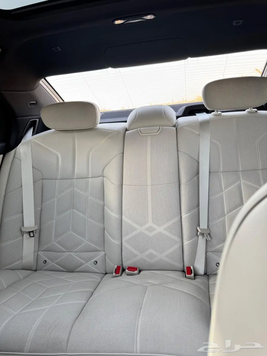 BMW 740i M Kit موديل 2024 شبه جديده 1
