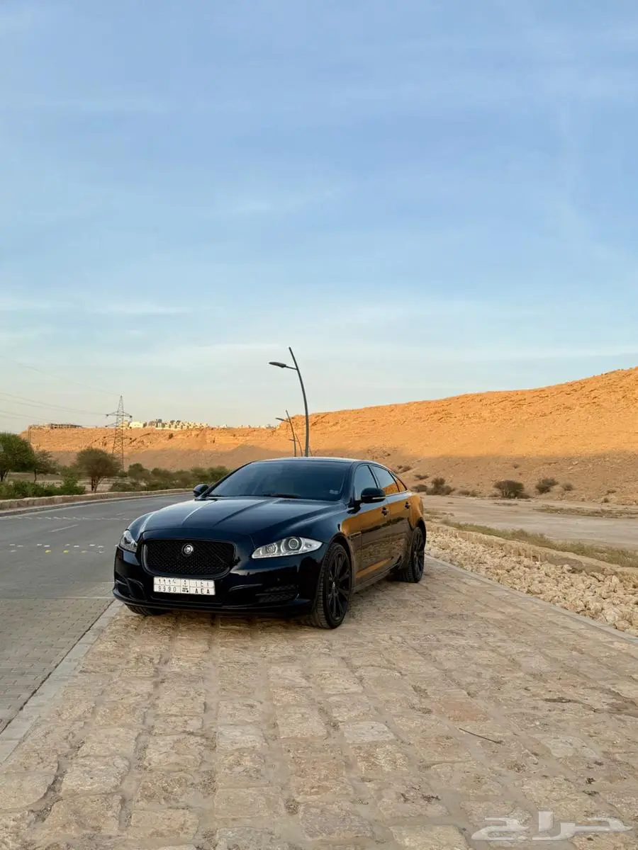 جاكوار XJ 6
