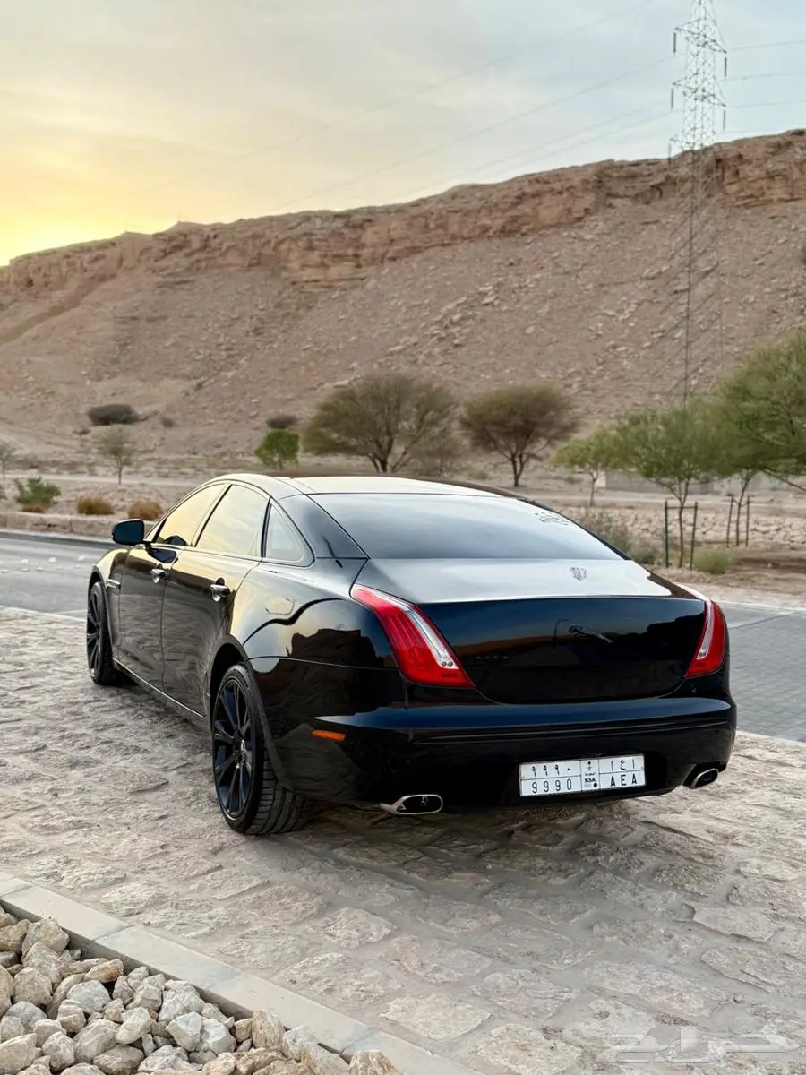 جاكوار XJ 15