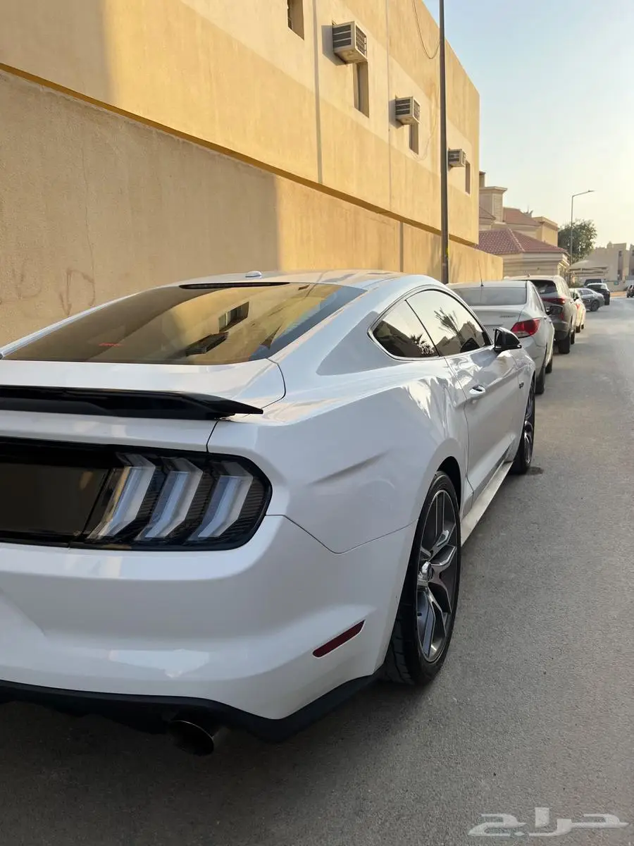 2015 mustang 0