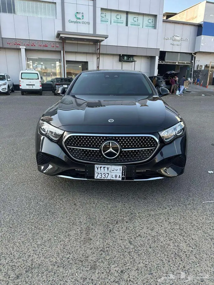 مرسيدس بنز E 200 فل 2024 (تم البيع) 4