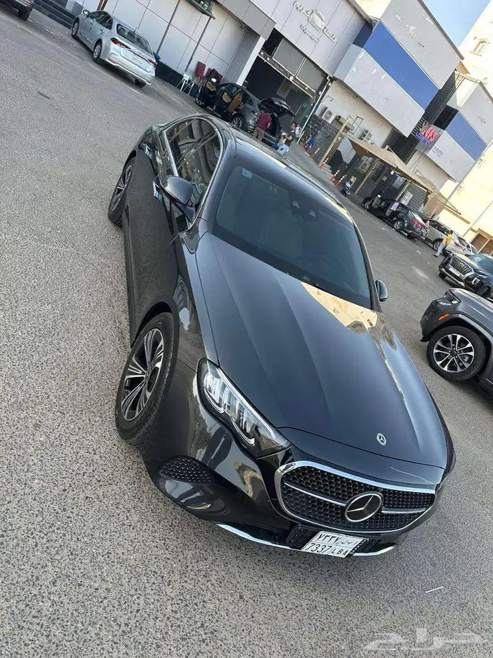 مرسيدس بنز E 200 فل 2024 (تم البيع) 9