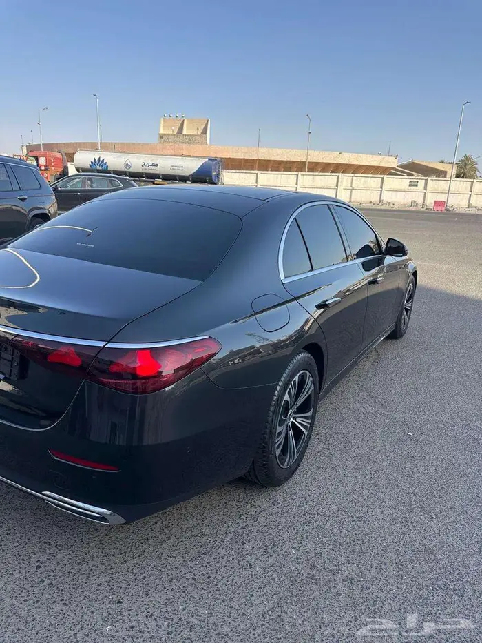 مرسيدس بنز E 200 فل 2024 (تم البيع) 11