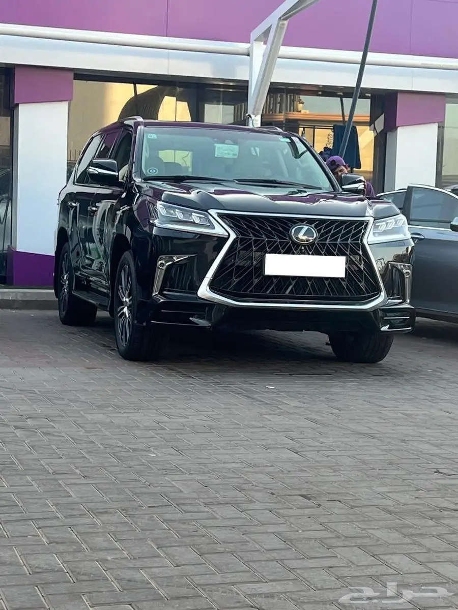 جيب لكزس 2020 LX اسود فل كامل 1