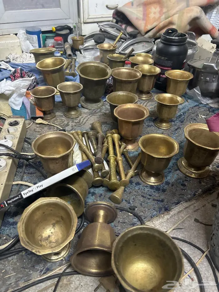 نجور تراثيه نحاس ودلال وادوات اخرى 13