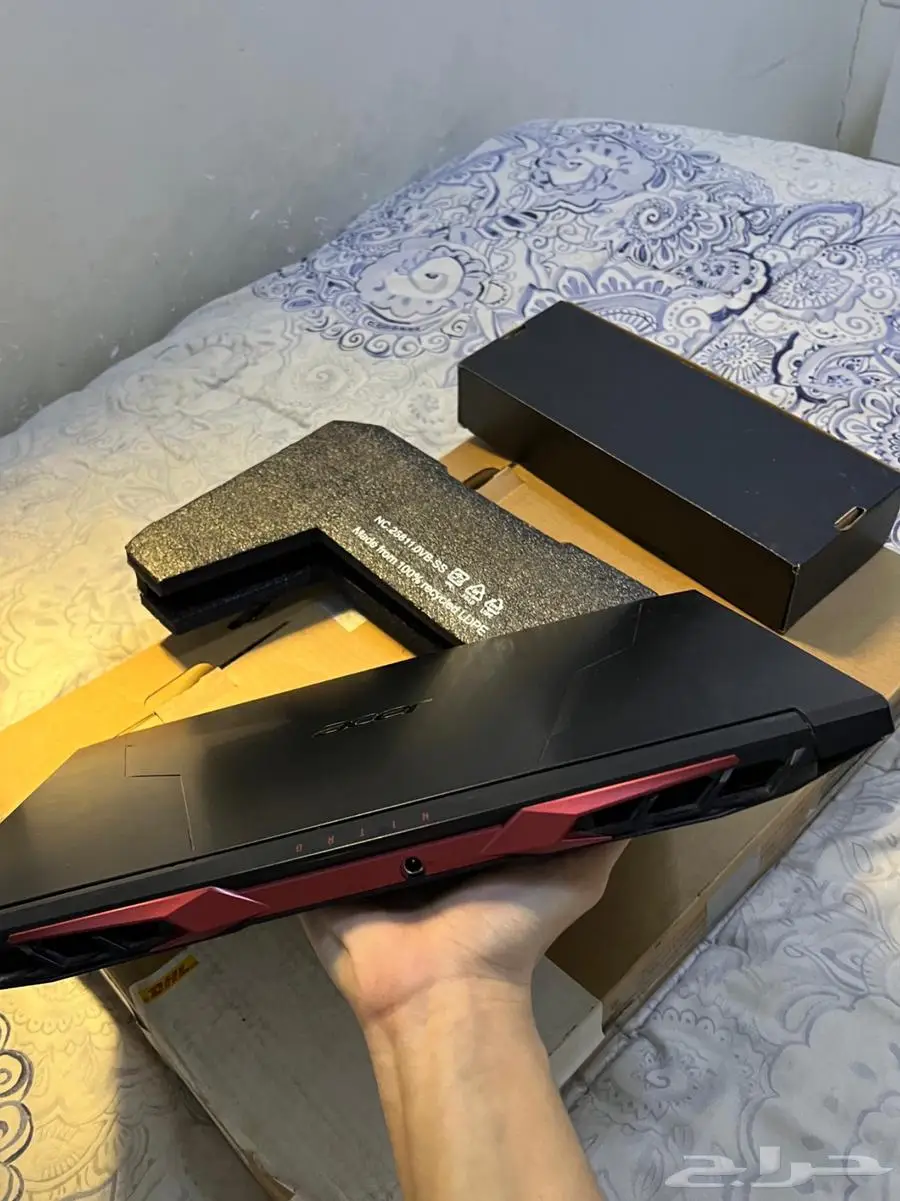 للبيع او للبدل لاب توب acer قيمنق 0