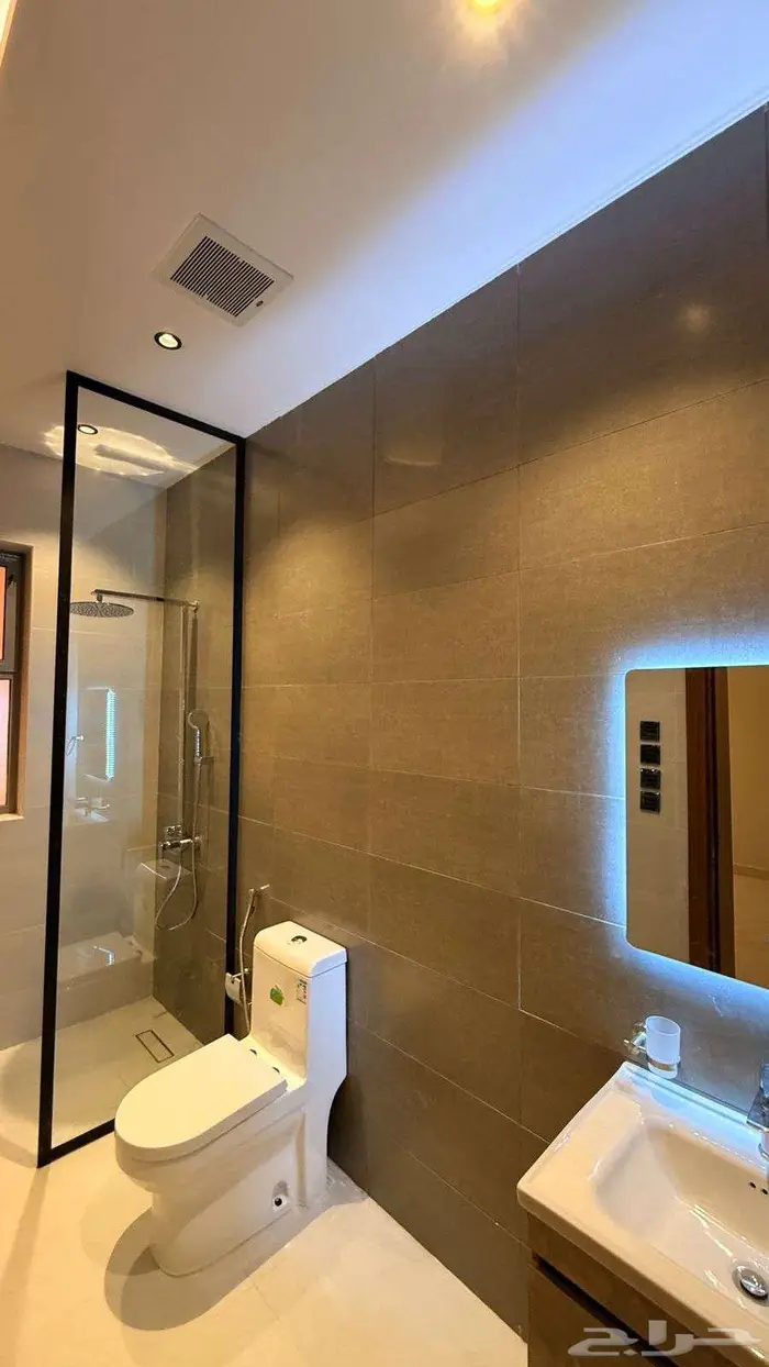 شقة جديدة للايجار حي الريان 10