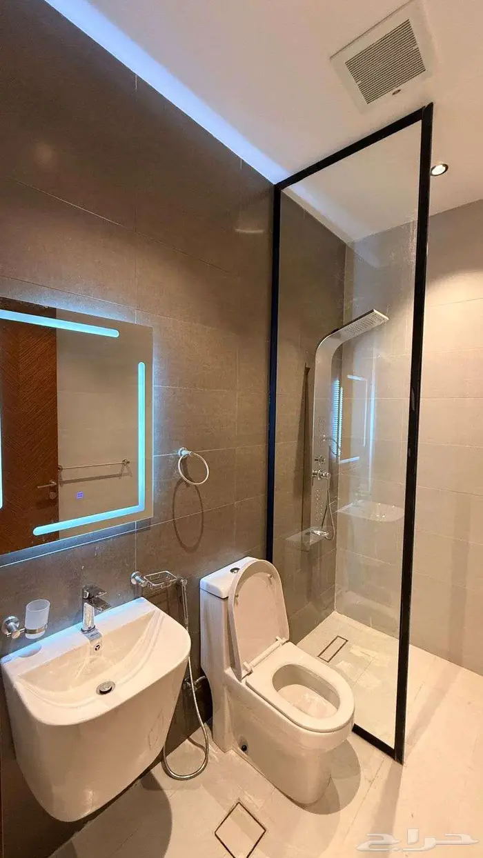 شقة جديدة للايجار حي الريان 4