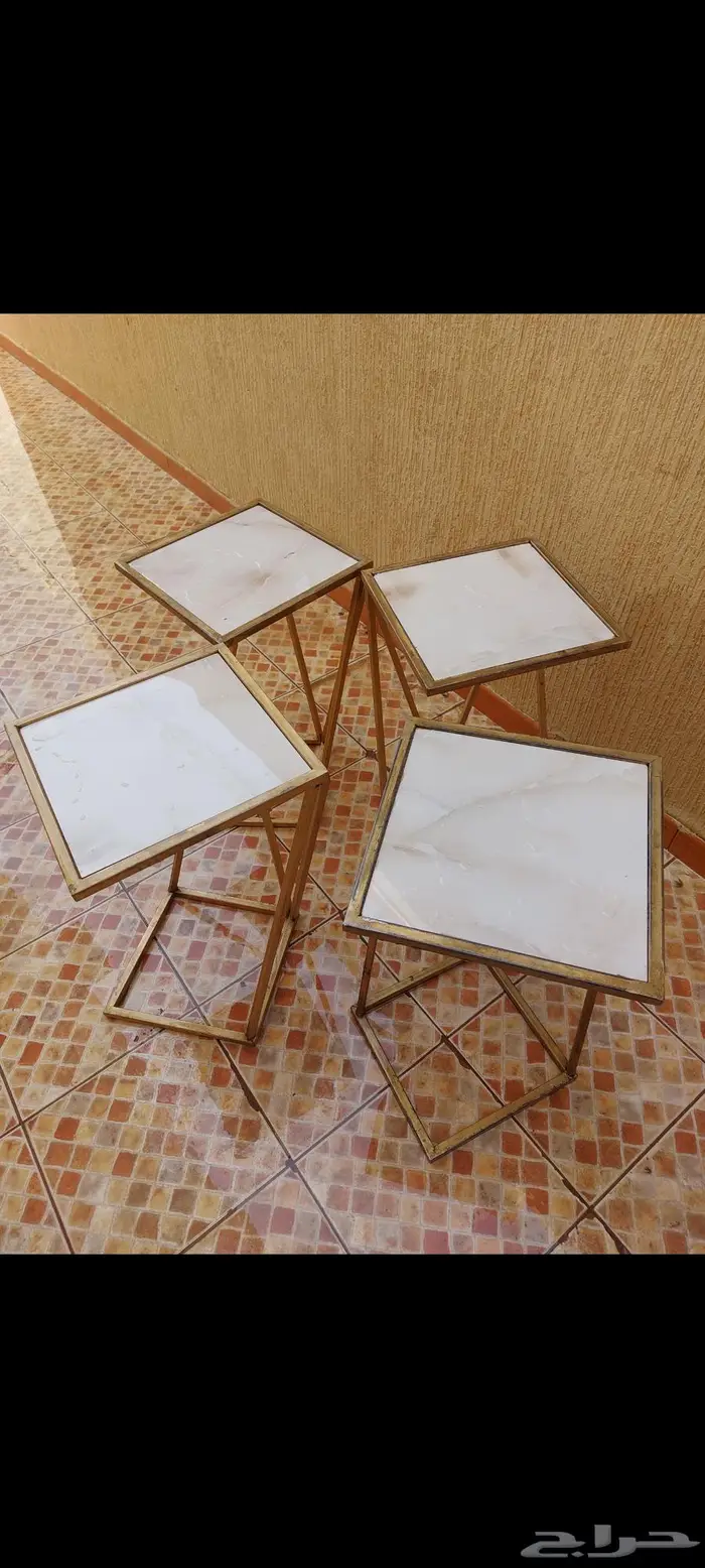 طاولات جانبية 0