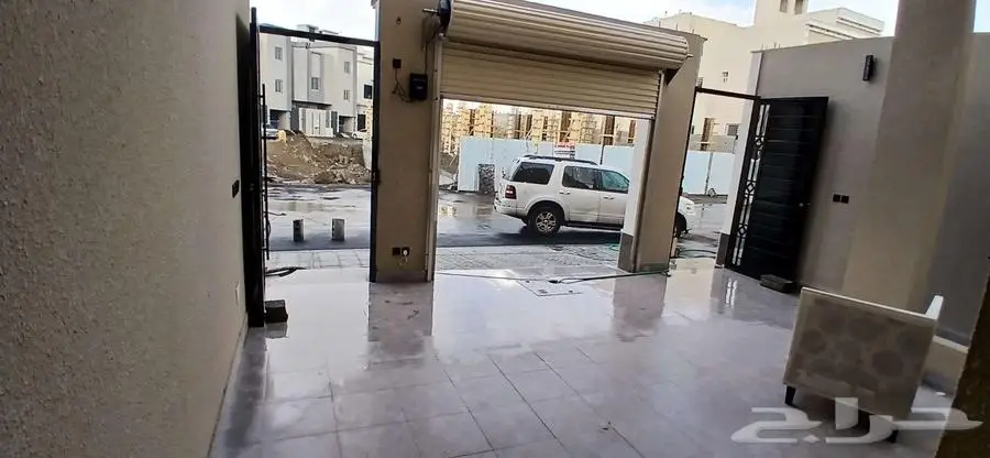 للبيع دور أرضيVIP في عماره دورين قرب مطار أبها وطريق الميه 5