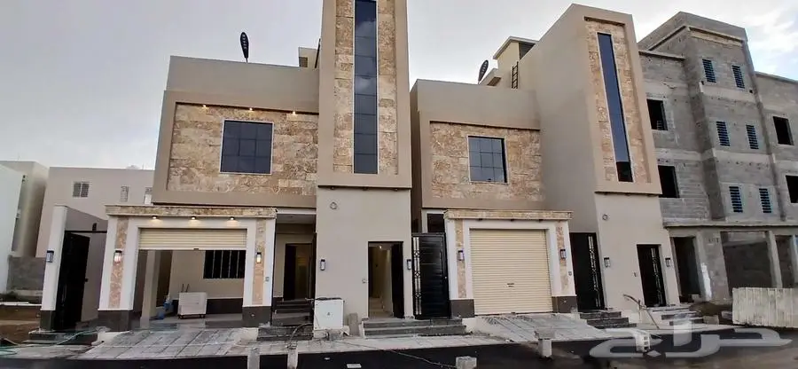 للبيع دور أرضيVIP في عماره دورين قرب مطار أبها وطريق الميه 0