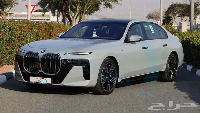 بي ام دبليو 760i 2024 خليحي اصفار مع ضمان الوكيل 1