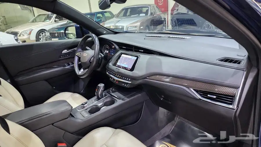 كاديلاك XT4 2019 12