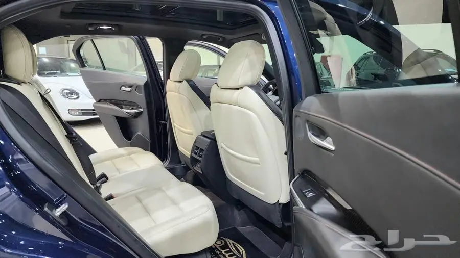 كاديلاك XT4 2019 38
