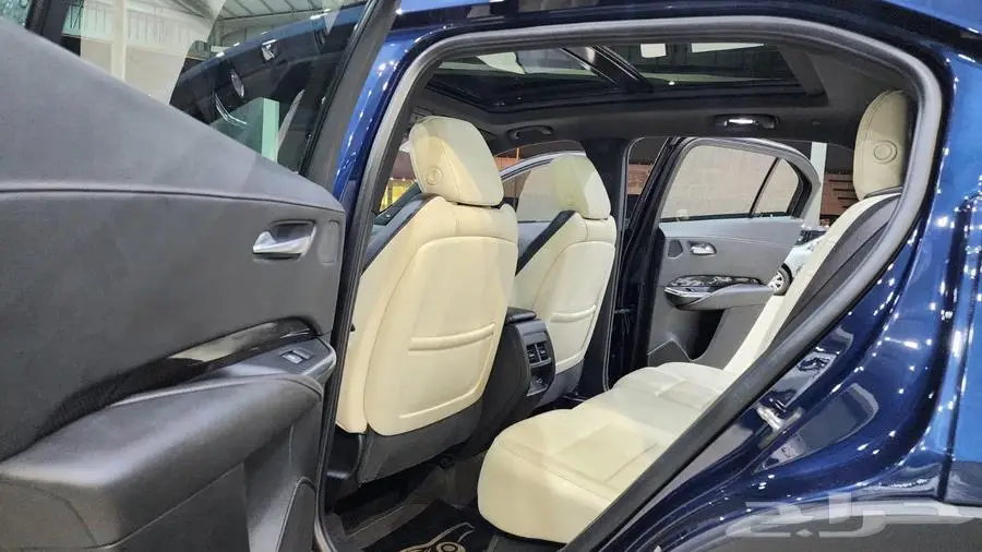 كاديلاك XT4 2019 40