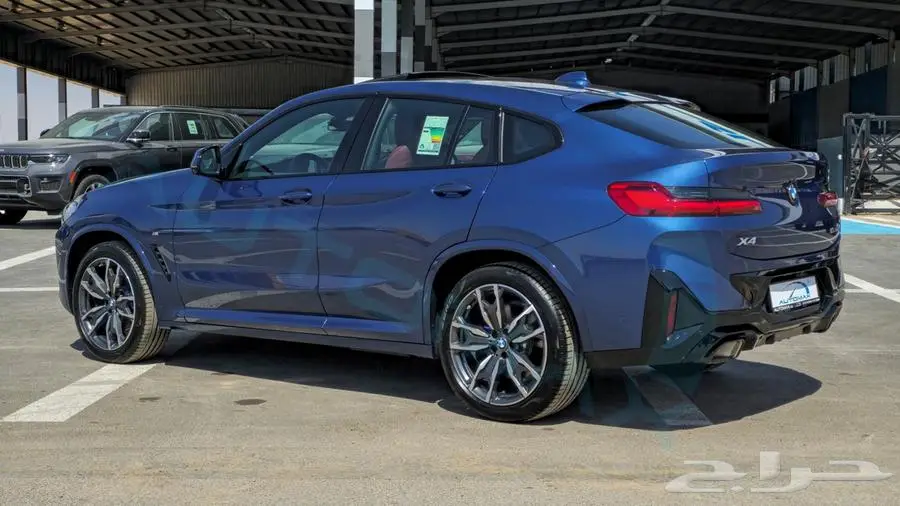 2025 BMW X4 XDRIVE 30i M 2.0T AWD GCC 3