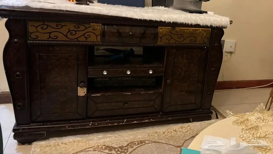أثاث   طقم كنب مع طاولة 3
