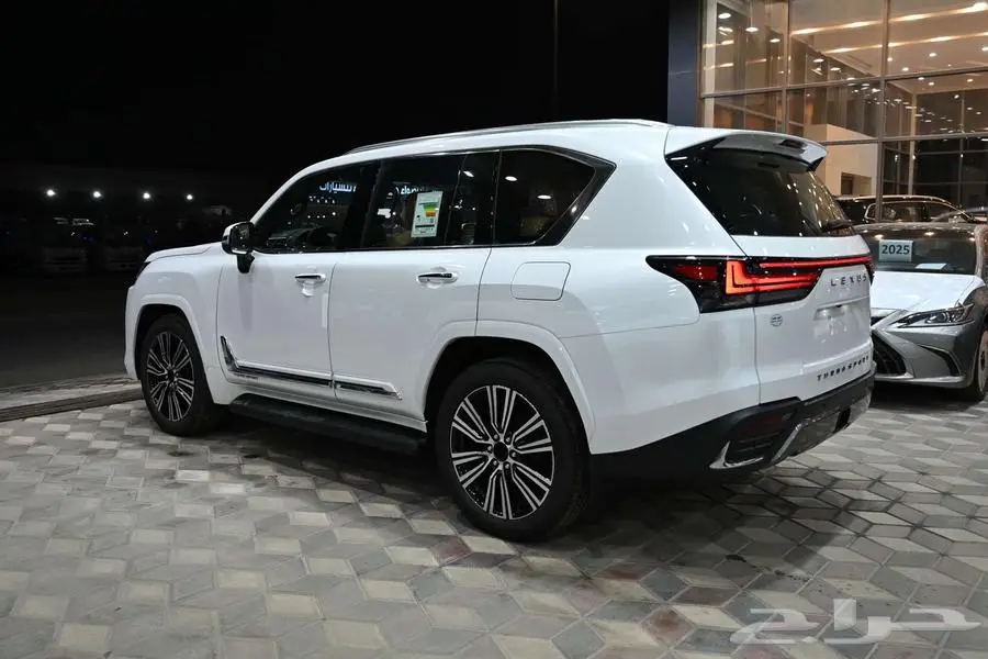 جيب لكزس 2025 LX600 BB بريمي بالنقد والتقسيط 4