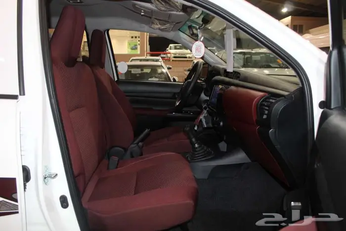 هايلكس غمارتين GLX2 2.7 بنزين يدوي (صادر لوحات) 2025 16