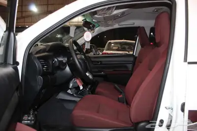 هايلكس غمارتين GLX2 2.7 بنزين يدوي (صادر لوحات) 2025 12