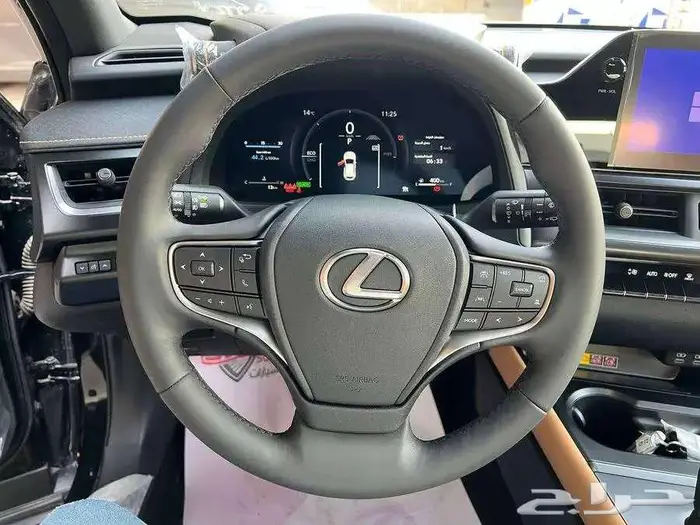 لكزس UX 300-AH هايبرد 2024 1