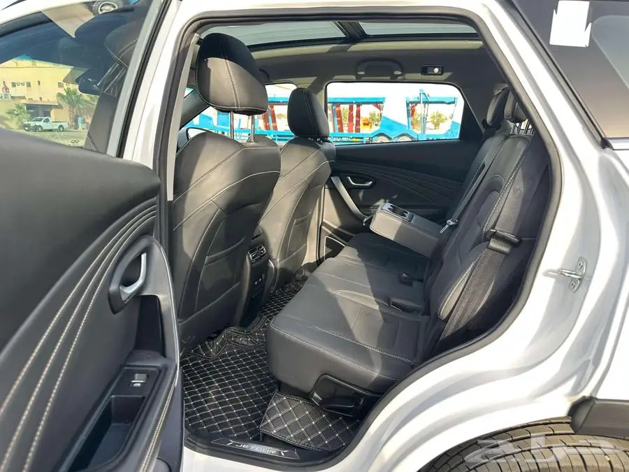 2024 Jetour X70 full options w sunroof (100  Accident Free) 23