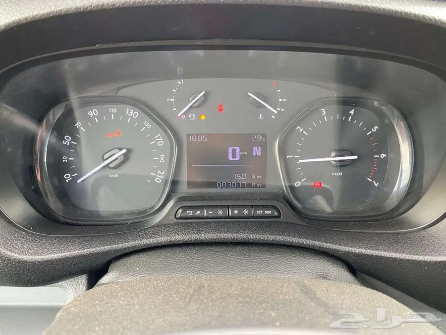 بيجو اكسبيرت اسود - 2021 8