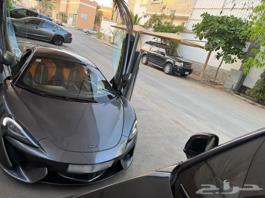 مكلارين 570S 8