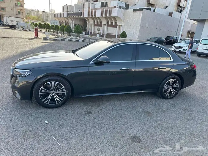 مرسيدس بنز E 200 فل 2024 (تم البيع) 6
