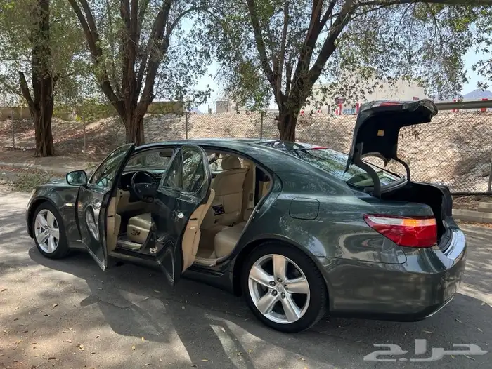 مخزن لكزس460 LS 2007 بإسم صاحب سمو الممشى 50 الف كم فقط 11