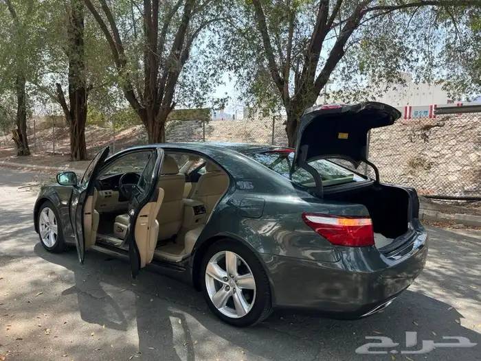 مخزن لكزس460 LS 2007 بإسم صاحب سمو الممشى 50 الف كم فقط 77