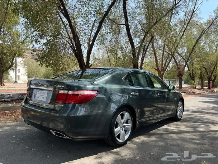 مخزن لكزس460 LS 2007 بإسم صاحب سمو الممشى 50 الف كم فقط 8