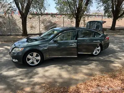 مخزن لكزس460 LS 2007 بإسم صاحب سمو الممشى 50 الف كم فقط 76