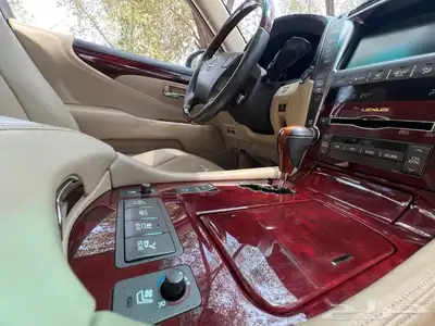 مخزن لكزس460 LS 2007 بإسم صاحب سمو الممشى 50 الف كم فقط 90