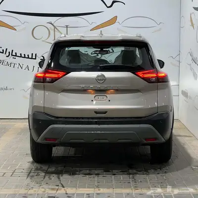 نيسان XTRAL م2.5 بنزين 5 ركاب دبل 2025 2