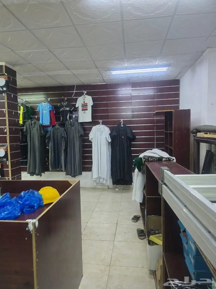 محل ملابس في تبوك الدخل واحد المحل لتقبيل بجميع اغراضه 7