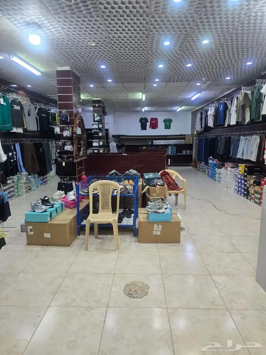 محل ملابس في تبوك الدخل واحد المحل لتقبيل بجميع اغراضه 5