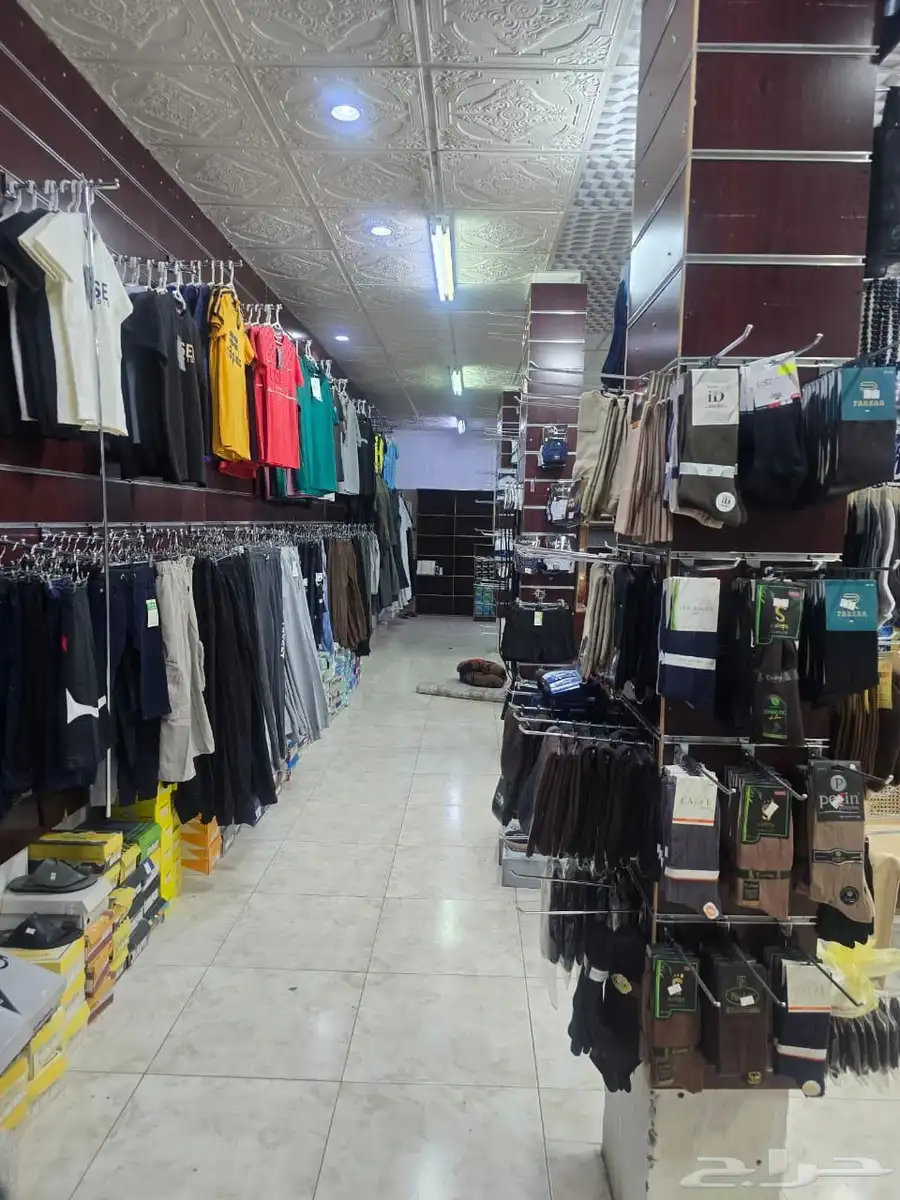 محل ملابس في تبوك الدخل واحد المحل لتقبيل بجميع اغراضه 6