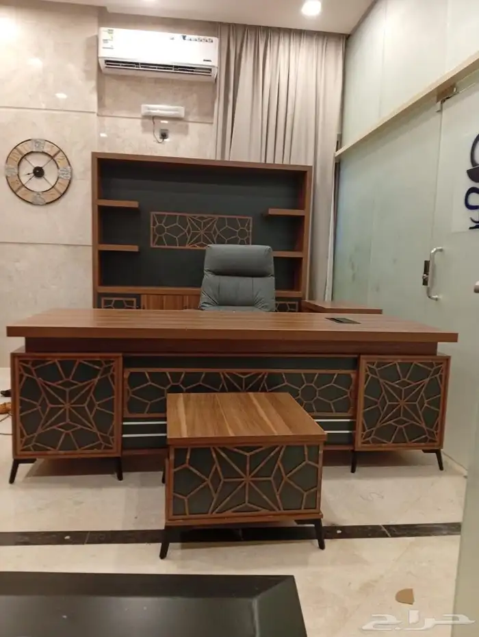 مكتبي اثاث موجود 2