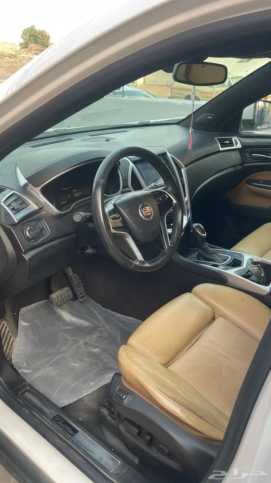 كاديلاك srx 2014 فل كامل 6