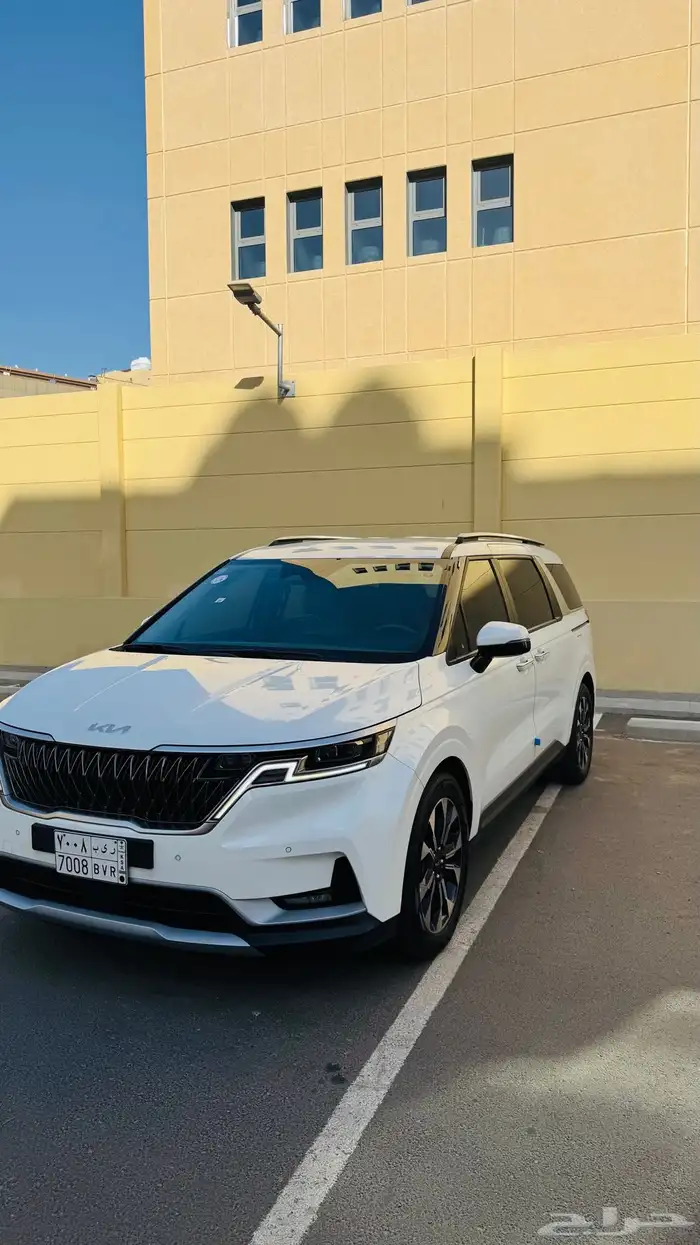 KIA CARNIVAL 2023 3