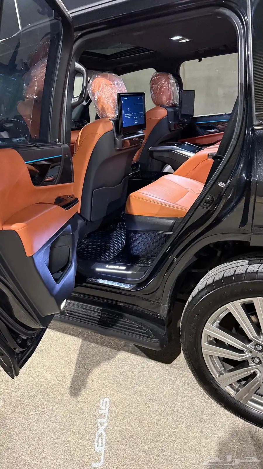 لكزس 2022 vip بلاك اديشن 7