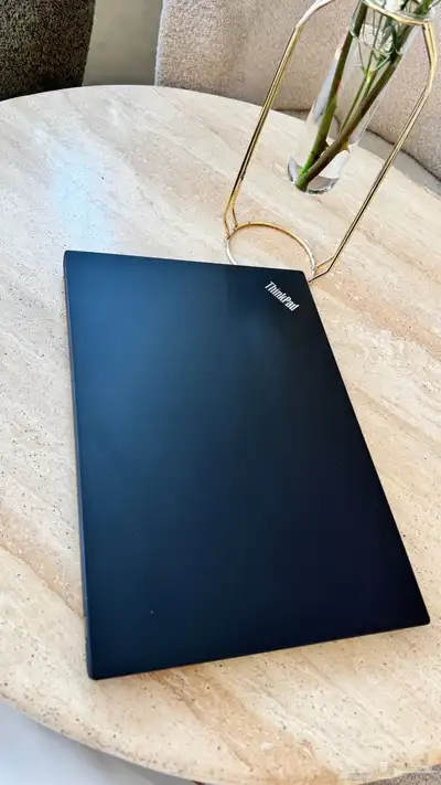 مباع T14s Lenovo ThinkBad ثينك باد الجيل العاشر 8