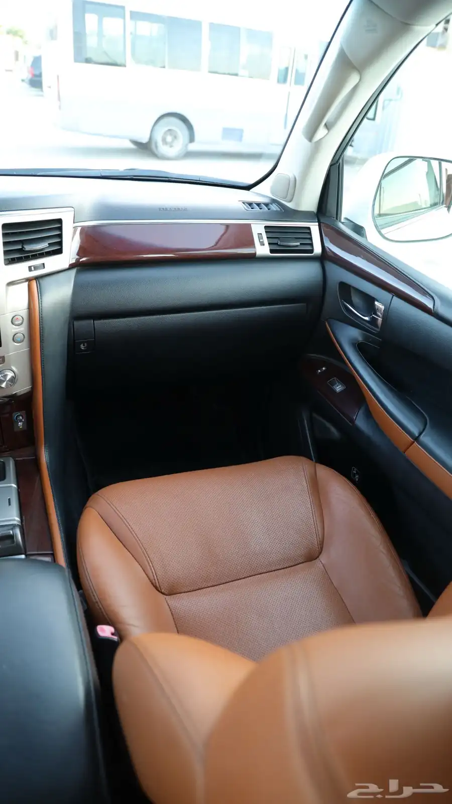 لكزس LX570 .. وكالة ( البيع سمح ) 38