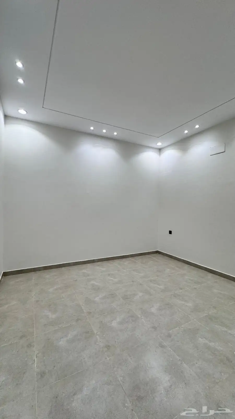 للبيع شقق ارضي طريق ابهاالخميس حى الضيافه 3